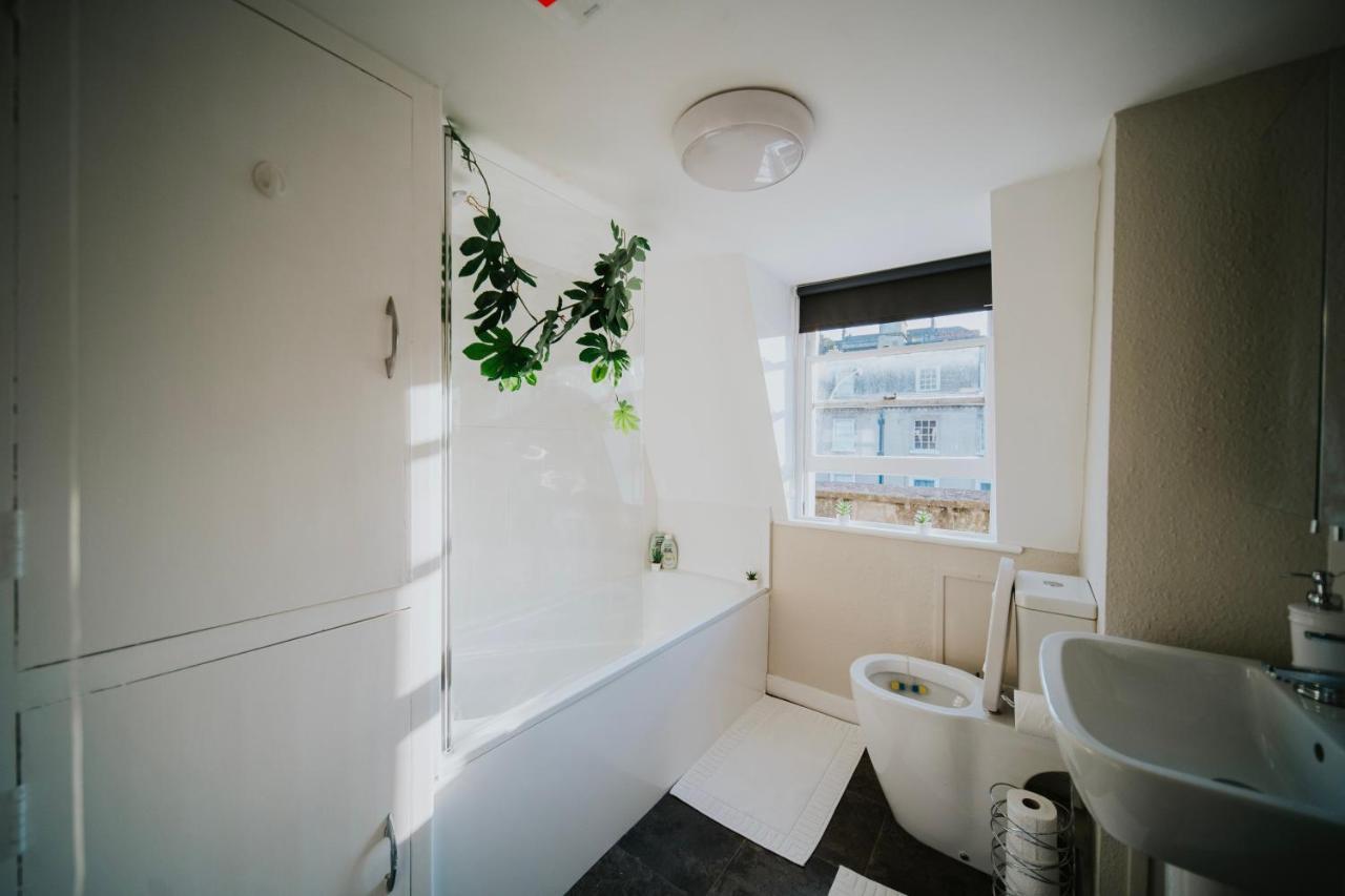 Roman Penthouse- City Skyline Views, 4K Tvs, 5G Wifi And More! Apartman Bath Kültér fotó