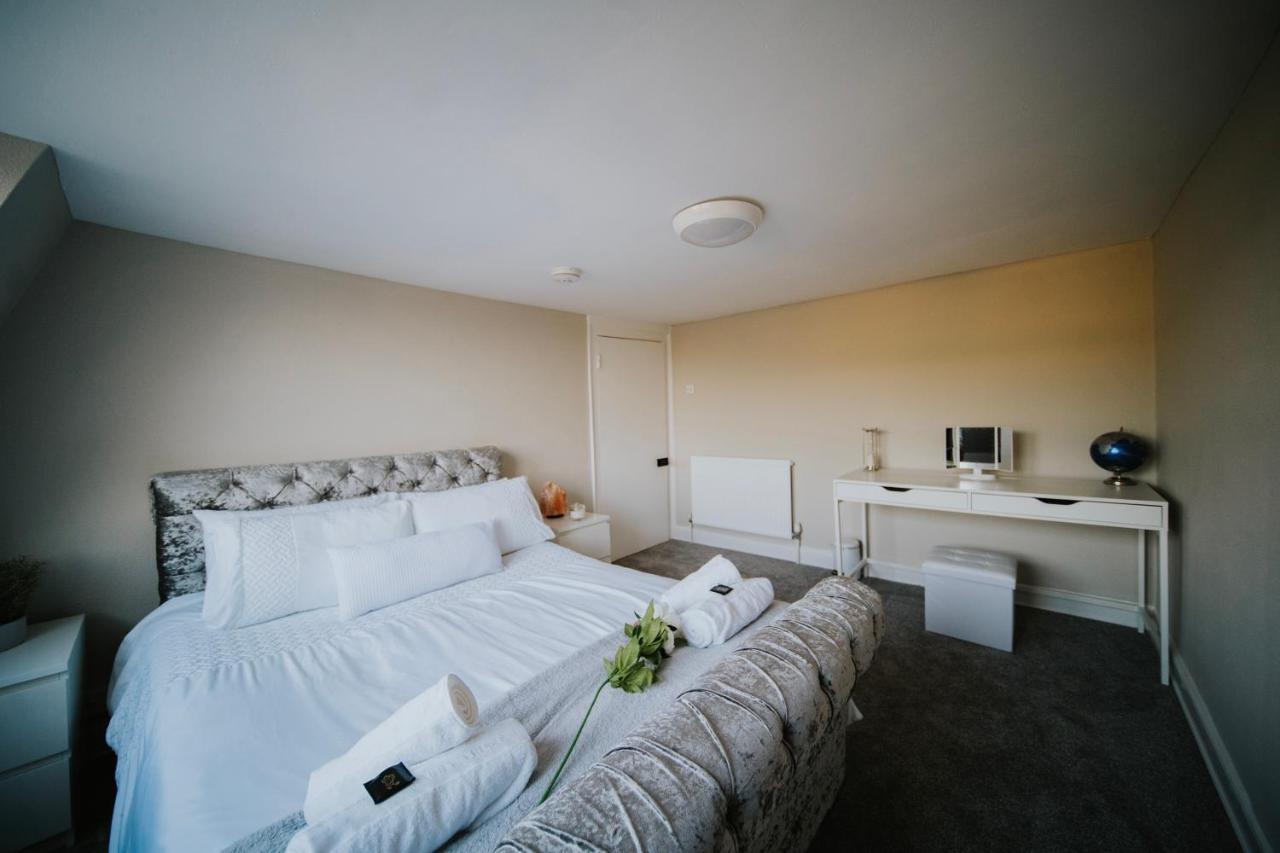 Roman Penthouse- City Skyline Views, 4K Tvs, 5G Wifi And More! Apartman Bath Kültér fotó