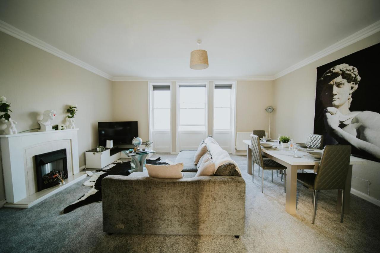 Roman Penthouse- City Skyline Views, 4K Tvs, 5G Wifi And More! Apartman Bath Kültér fotó